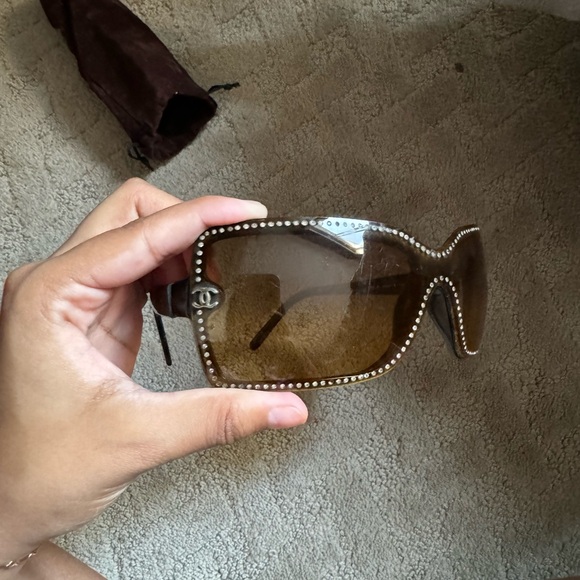Chanel sunglasses - Picture 1 of 5